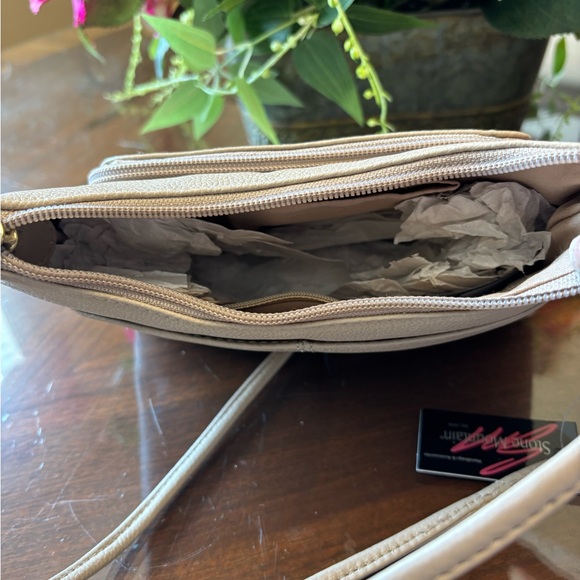 Stone Mountain Accessories Gray Crossbody Bag with Textured Leather - Picture 4 of 5